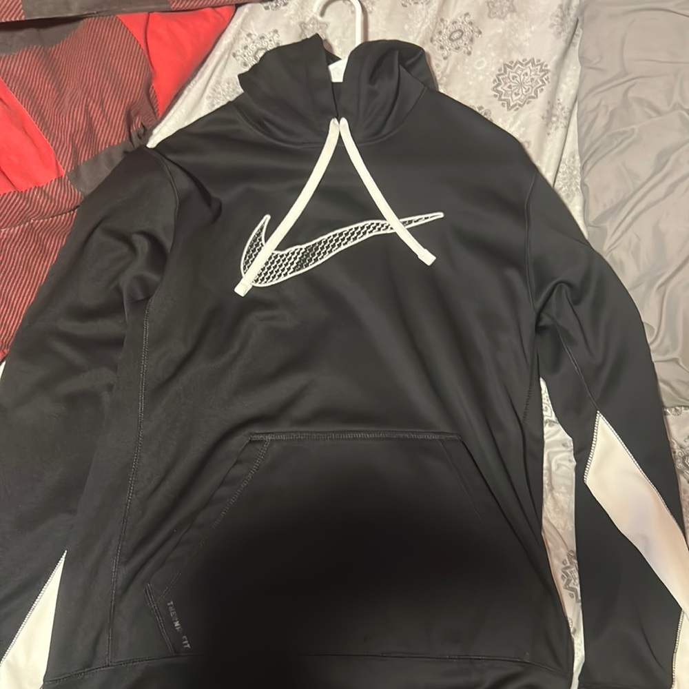 Men’s Nike Therma-fit hoodie